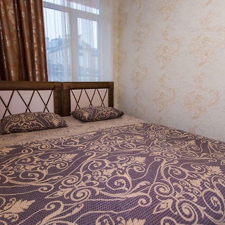 Baker'S Street Hostel Lviv Bagian luar foto