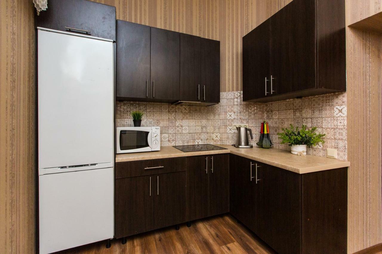 Baker'S Street Hostel Lviv Bagian luar foto
