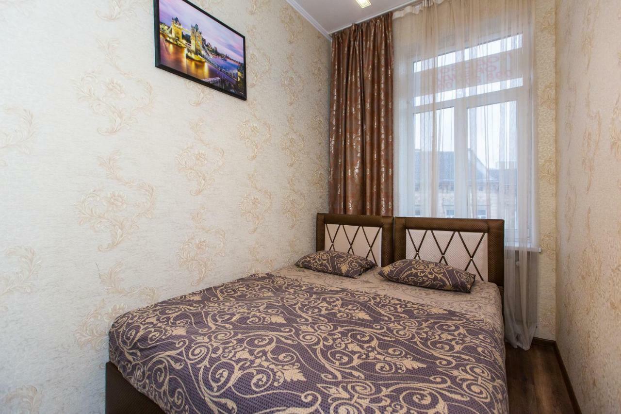 Baker'S Street Hostel Lviv Bagian luar foto